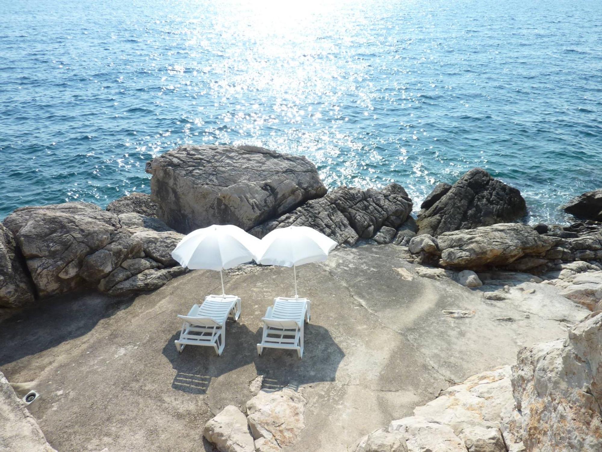 Stone Apartment *